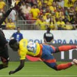 Colombia dominates Costa Rica 3-0 to reach Copa America quarterfinals