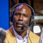 Football Hall of Famer Terrell Davis believes race played role in handcuffed removal from United flight