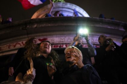 France elections: French leftists win most seats as voters reject far right