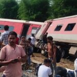 Gonda: Chandigarh Dibrugarh Express Train Accident In Gonda Uttar Pradesh 13 Coaches Derailed News In Hindi - Amar Ujala Hindi News Live