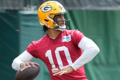 Packers signing QB Jordan Love to four-year, $220 million contract extension