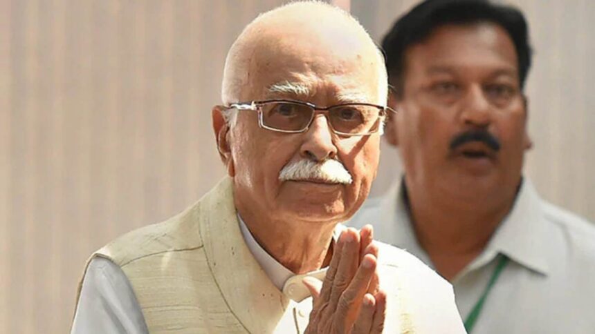 Senior BJP leader LK Advani's health deteriorated again, treatment started in private hospital