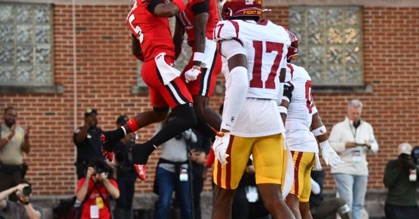 Late blocked field goal and touchdown propels Maryland football over USC, 29-28