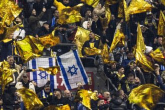 Maccabi/Ajax: Israeli soccer fans attacked in Amsterdam, Israeli and Dutch authorities say