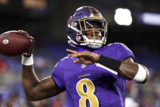 Ravens tie Bengals on Lamar Jackson's touchdown throw